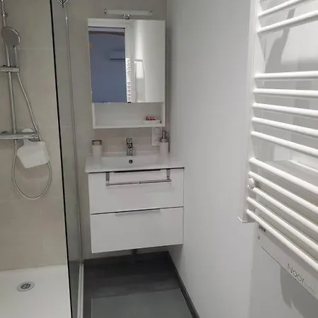 4 A 6 Personnes * 杜埃拉方丹